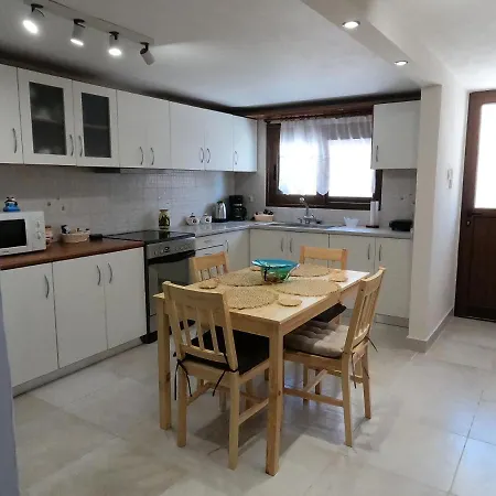 Evi's House Apartmán Kandia