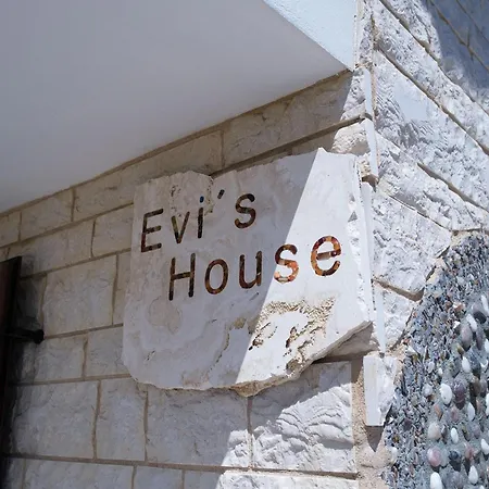 Evi's House * Candia